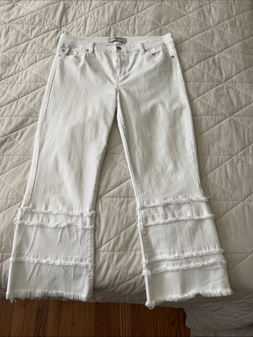 Liverpool Hannah Layered Crop White Jeans 12/31 Raw Hem
